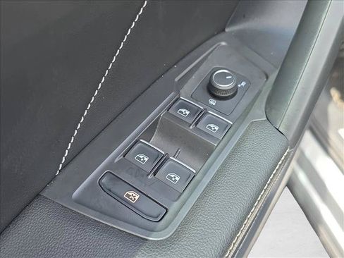 Used 2022 Volkswagen Tiguan SE R-Line FWD image 8
