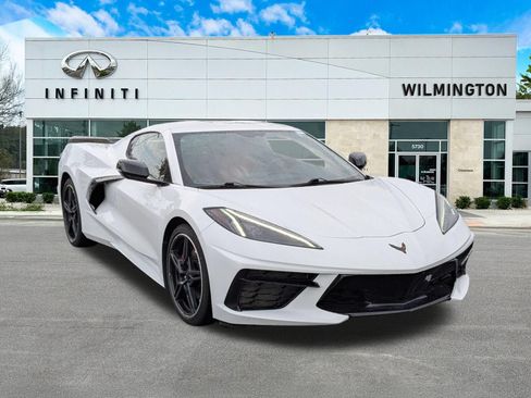 Used 2020 Chevrolet Corvette Stingray Coupe w/ Engine Appearance Package RWD image 1