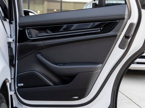 Certified 2025 Porsche Panamera 4 AWD/4WD image 39