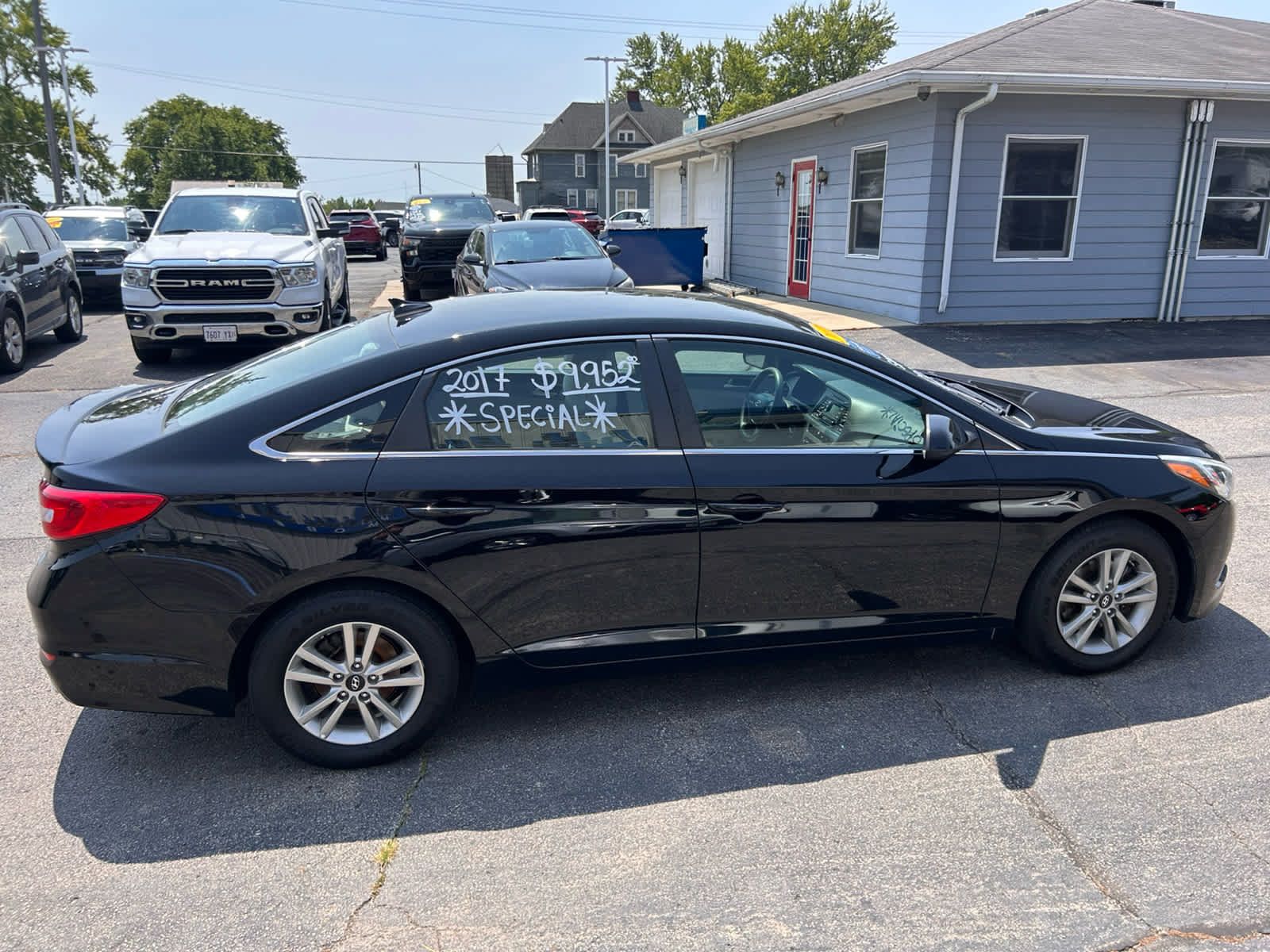 Used 2017 Hyundai Sonata SE FWD image 2