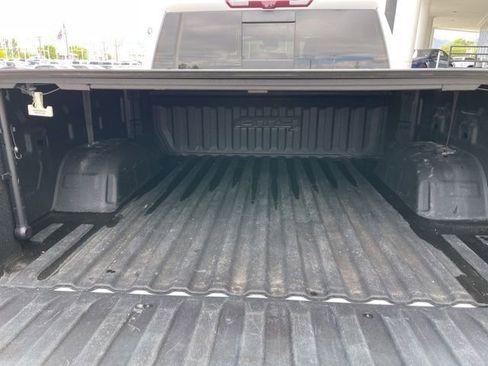 Used 2022 GMC Sierra 1500 AT4 w/ AT4 Premium Package AWD/4WD image 18