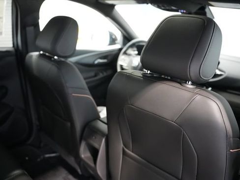 New 2026 Buick Envista Avenir FWD image 18