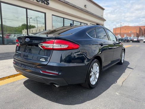 Used 2020 Ford Fusion SE FWD image 3