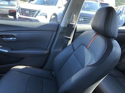 New 2025 Nissan Sentra SR w/ SR Premium Package FWD image 31