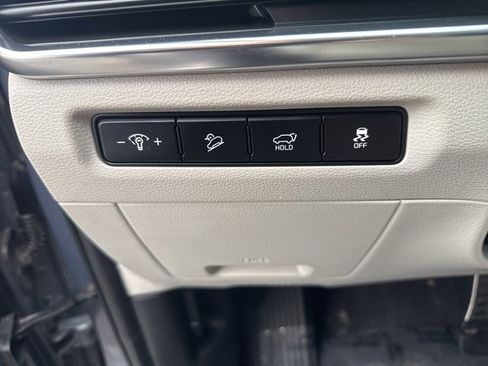 Certified 2024 Kia Telluride SX Prestige w/ Towing Package image 11