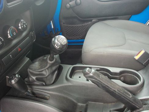 Used 2016 Jeep Wrangler Sport AWD/4WD image 26
