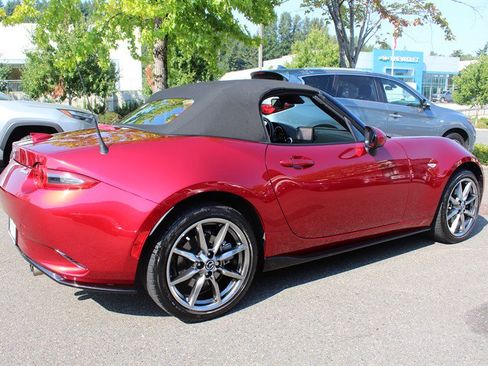 Used 2022 MAZDA MX-5 Miata Grand Touring RWD image 10
