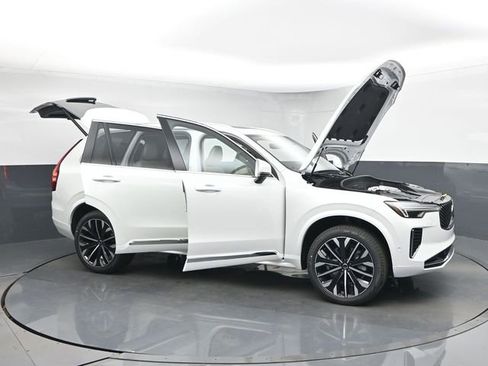 New 2026 Volvo XC90 B6 Ultra w/ Protection Package image 53