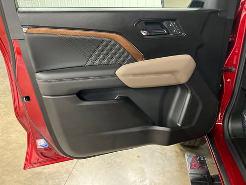 New 2026 GMC Canyon Denali AWD/4WD image 15