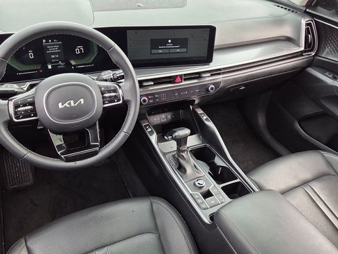 Used 2025 Kia Sorento S w/ Panoramic Sunroof Package image 8