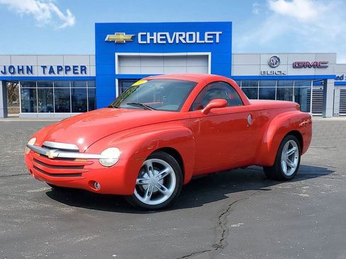 Used 2005 Chevrolet SSR image 28