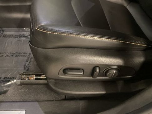 Used 2019 Chevrolet Equinox Premier FWD image 26