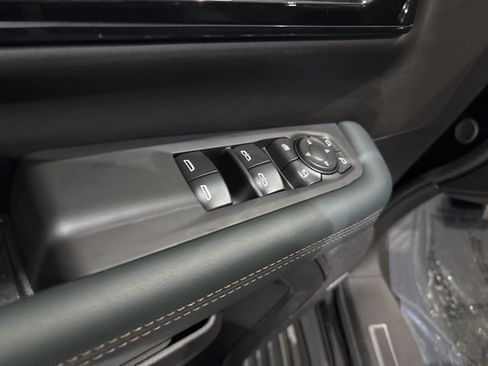 Used 2025 GMC Yukon AT4 w/ AT4 Premium Plus Package image 14