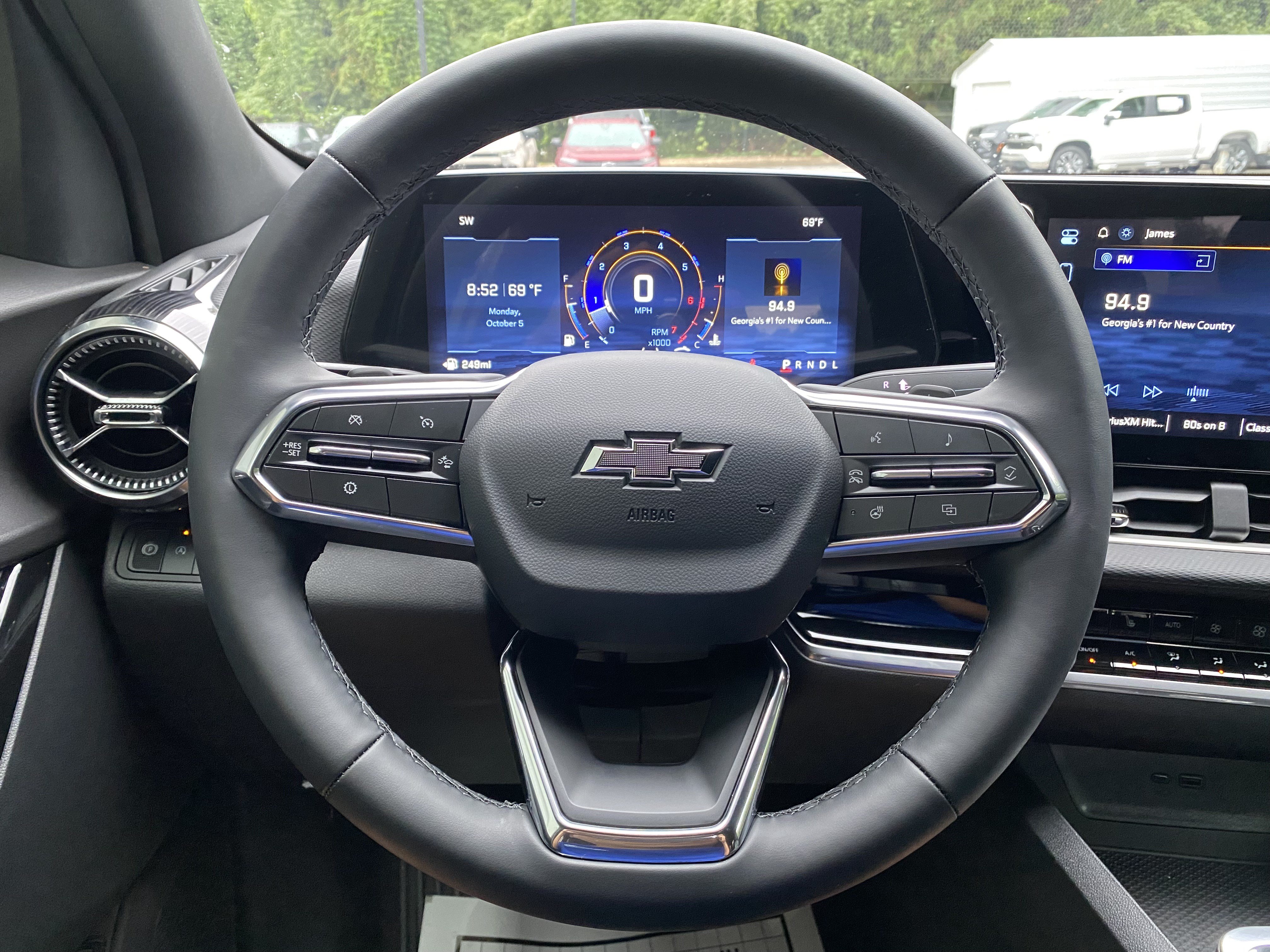 Used 2027 Chevrolet Equinox LT w/ Convenience Package II FWD image 18