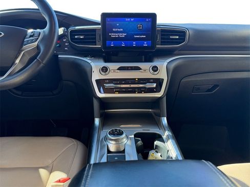 Used 2020 Ford Explorer XLT w/ Equipment Group 202A image 11