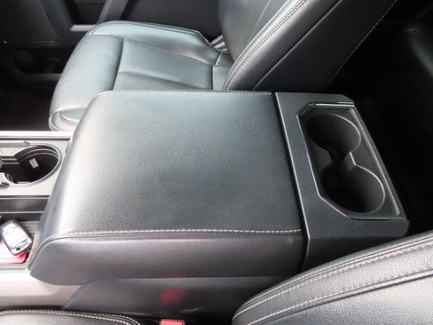 Used 2022 Ford F250 Lariat w/ Black Appearance Package image 41