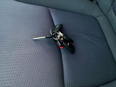 Used 2012 Kia Sorento LX image 14