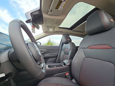 New 2026 Nissan Kicks SR FWD image 7