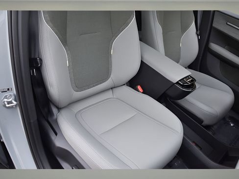 New 2026 Volvo EX30 Cross Country Ultra w/ Protection Package Premier AWD/4WD image 30