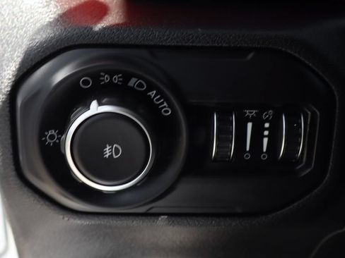 Used 2018 Jeep Wrangler Unlimited Rubicon w/ LED Lighting Group AWD/4WD image 22