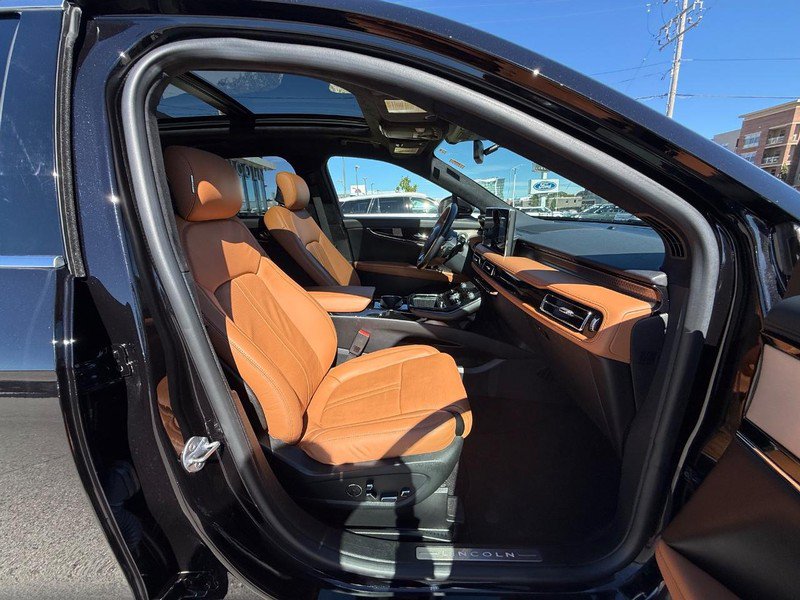 Certified 2023 Lincoln Nautilus Black Label w/ Class II Trailer Tow Package AWD/4WD image 8