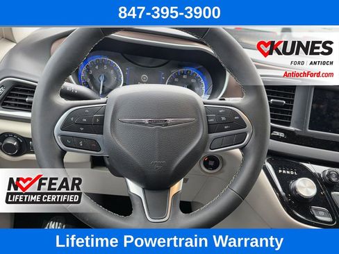 Used 2024 Chrysler Voyager LX FWD image 38