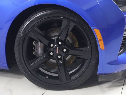 Used 2018 Chevrolet Camaro SS RWD image 18