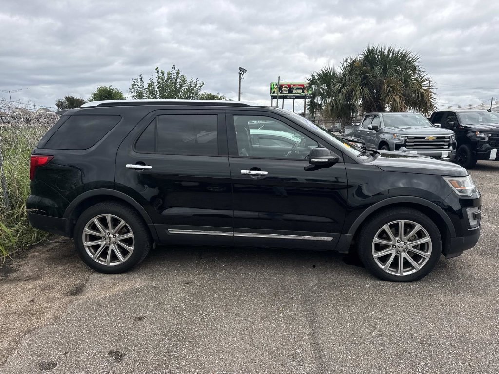 Used 2017 Ford Explorer Limited AWD/4WD image 9