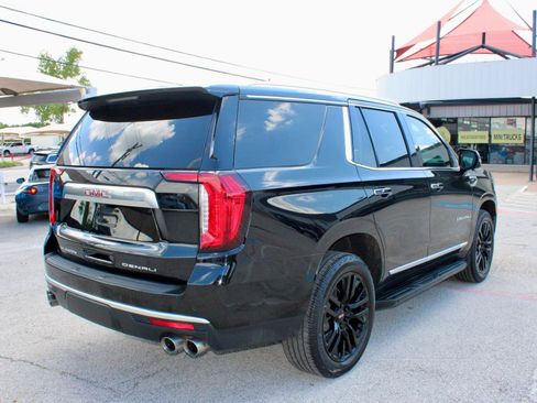 Used 2023 GMC Yukon Denali w/ Advanced Technology Package AWD/4WD image 3