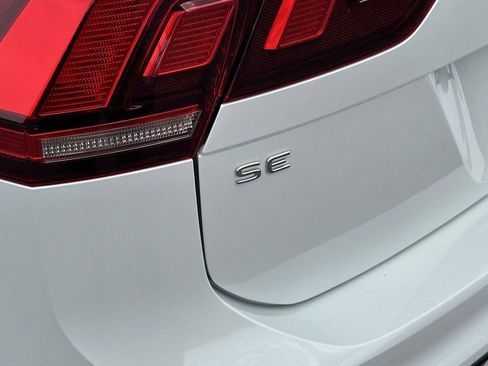 Used 2024 Volkswagen Tiguan SE R-Line image 12