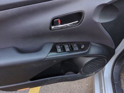 Used 2016 Toyota Prius Two image 8