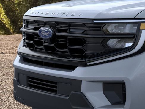New 2026 Ford Expedition Active image 17