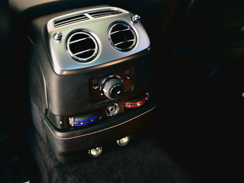 Used 2014 Rolls-Royce Ghost image 19