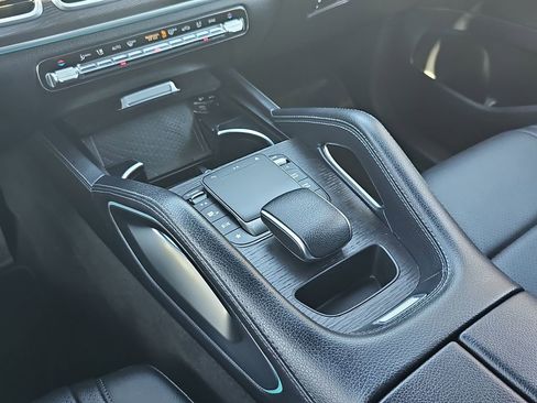 Used 2021 Mercedes-Benz GLE 350 4MATIC image 29