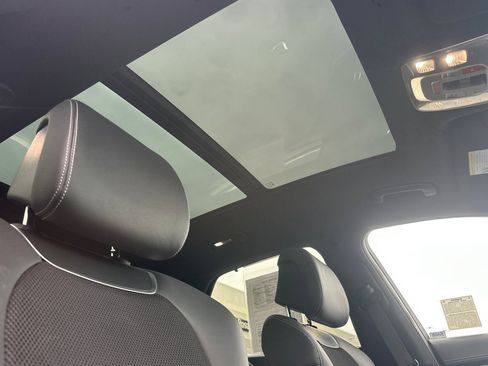 Used 2023 Genesis GV70 2.5T w/ Sport Prestige Package image 17