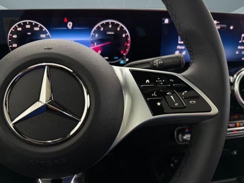 New 2026 Mercedes-Benz GLB 250 image 27