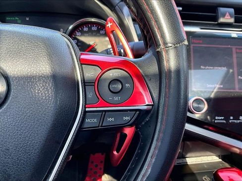 Used 2018 Toyota Camry XSE image 28