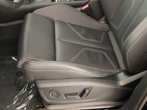 Certified 2025 Audi Q3 2.0T Premium w/ Convenience Package image 25