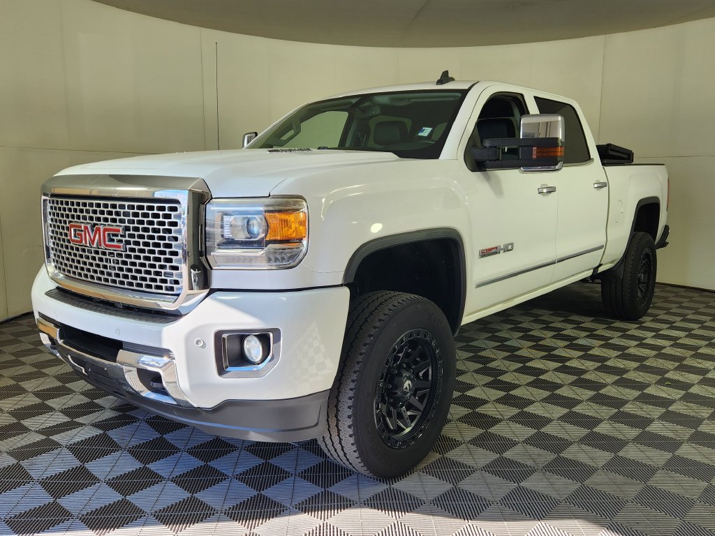 Used 2016 GMC Sierra 2500 SLT w/ Duramax Plus Package AWD/4WD image 3