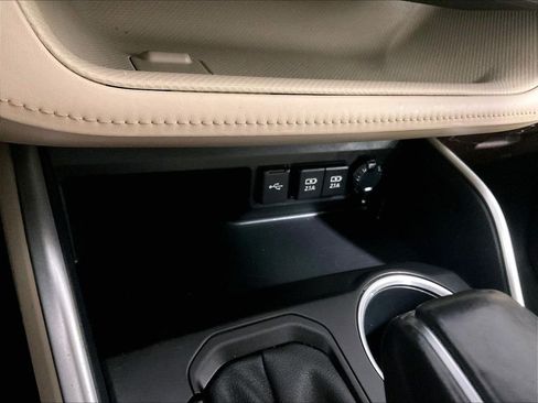 Used 2021 Toyota Highlander XLE AWD/4WD image 27