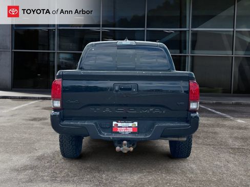 Used 2023 Toyota Tacoma SR5 w/ Technology Package AWD/4WD image 9