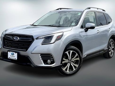 Used 2022 Subaru Forester Limited image 3