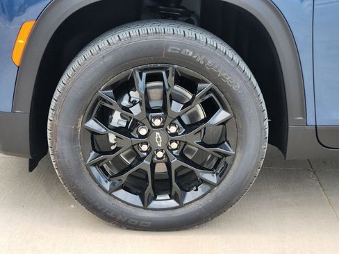 New 2026 Chevrolet Traverse LT w/ Midnight/Sport Edition FWD image 11