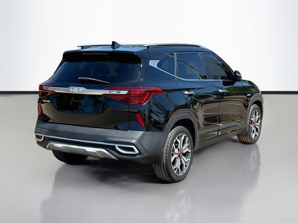 Used 2023 Kia Seltos SX w/ SX Sunroof Package AWD/4WD image 7