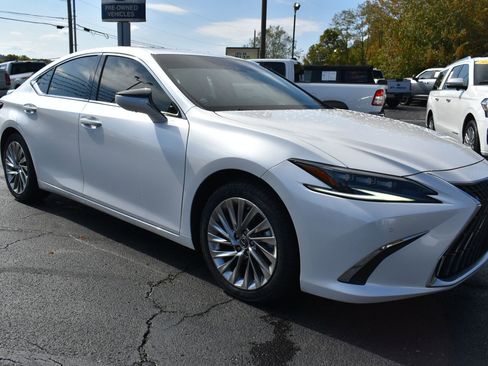 Used 2023 Lexus ES 300h Ultra Luxury image 3