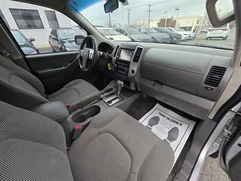 Used 2019 Nissan Frontier SV image 19