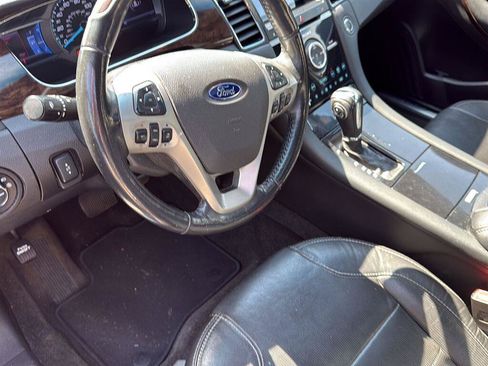 Used 2013 Ford Taurus Limited FWD image 17