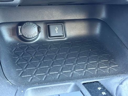 Used 2021 Toyota RAV4 LE image 22