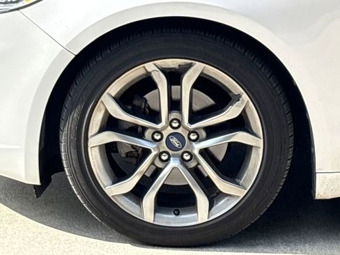 Used 2019 Ford Fusion Titanium image 9