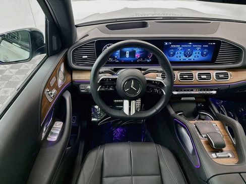 Used 2024 Mercedes-Benz GLS 580 4MATIC image 23